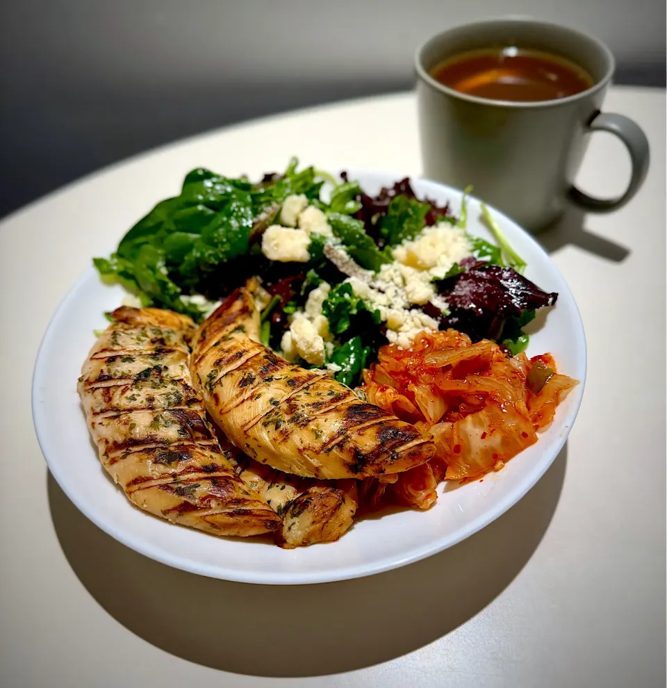 GRILLED CHICKEN FILLET with Kimchi Salad|Zhen Zhenさん