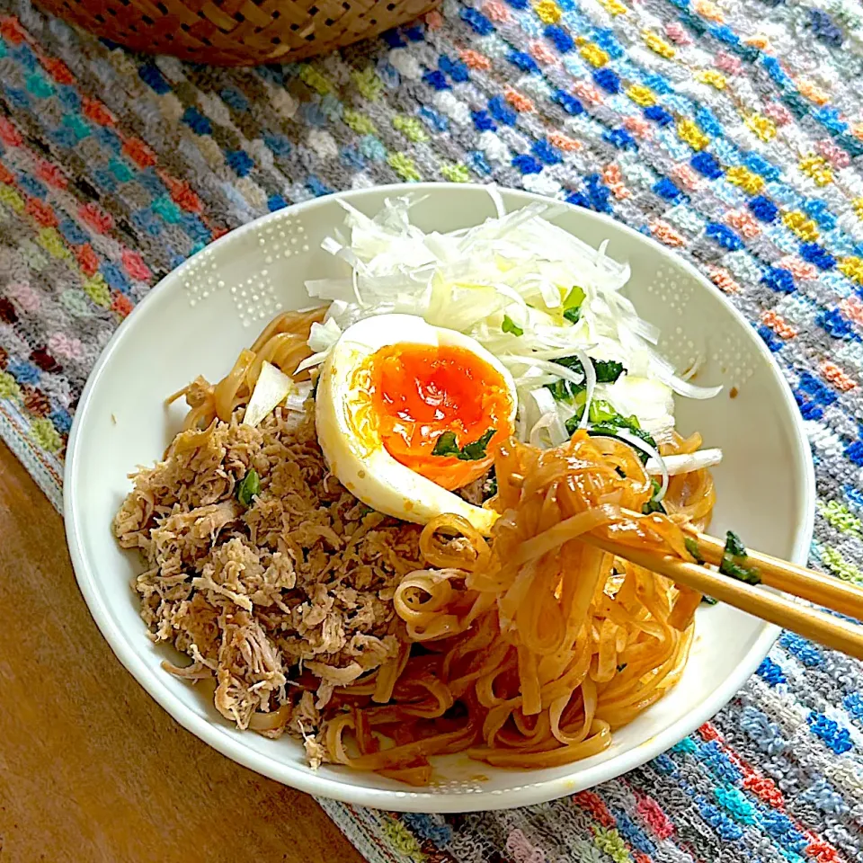 ビーフンで汁なし担々麺|くまちゃんさん