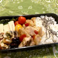 2024.12.14 息子弁当　◎ポークピカタ　◎高野豆腐とさやいんげんの煮物　◎ちくわのお好み焼き風| goroさん