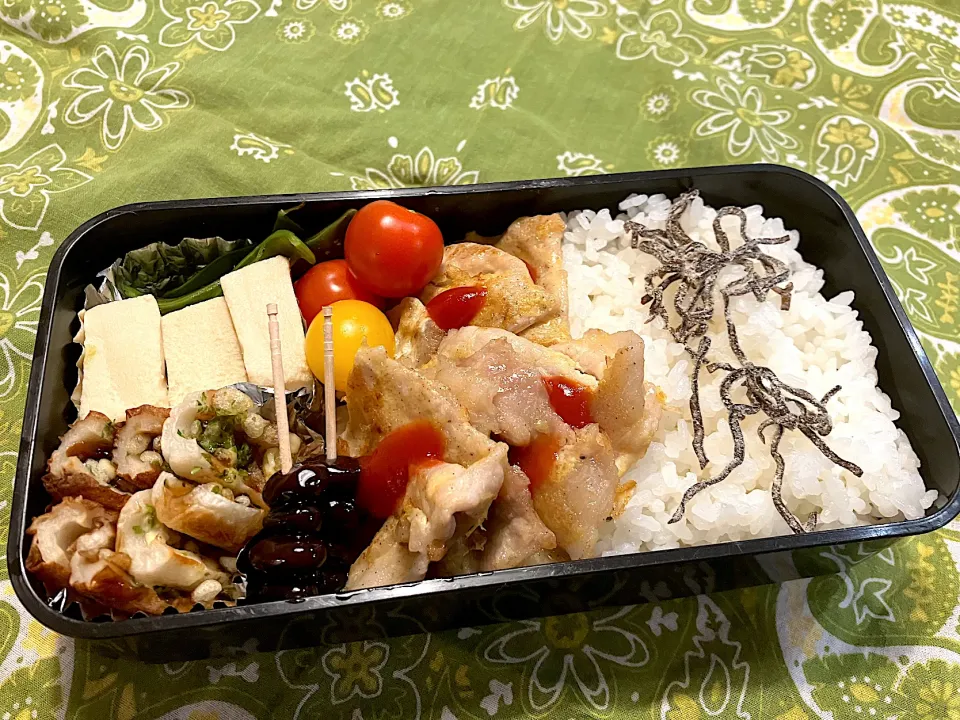 2024.12.14 息子弁当　◎ポークピカタ　◎高野豆腐とさやいんげんの煮物　◎ちくわのお好み焼き風|goroさん