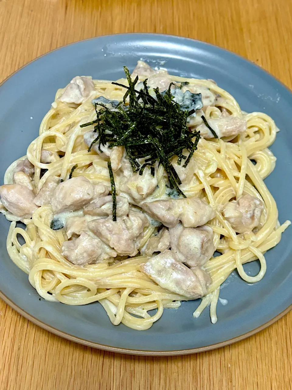 今日の朝昼兼用ごはん~鶏もも肉の海苔クリームパスタ~|ゆかｕさん