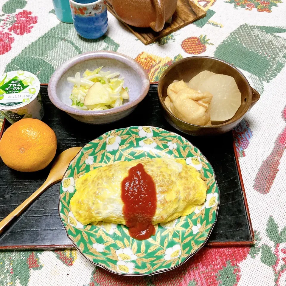 grandmaの晩ごはん☆ 今夜はオムライス
白菜のナマス…
大根を煮ました　頂きます|kaoriさん