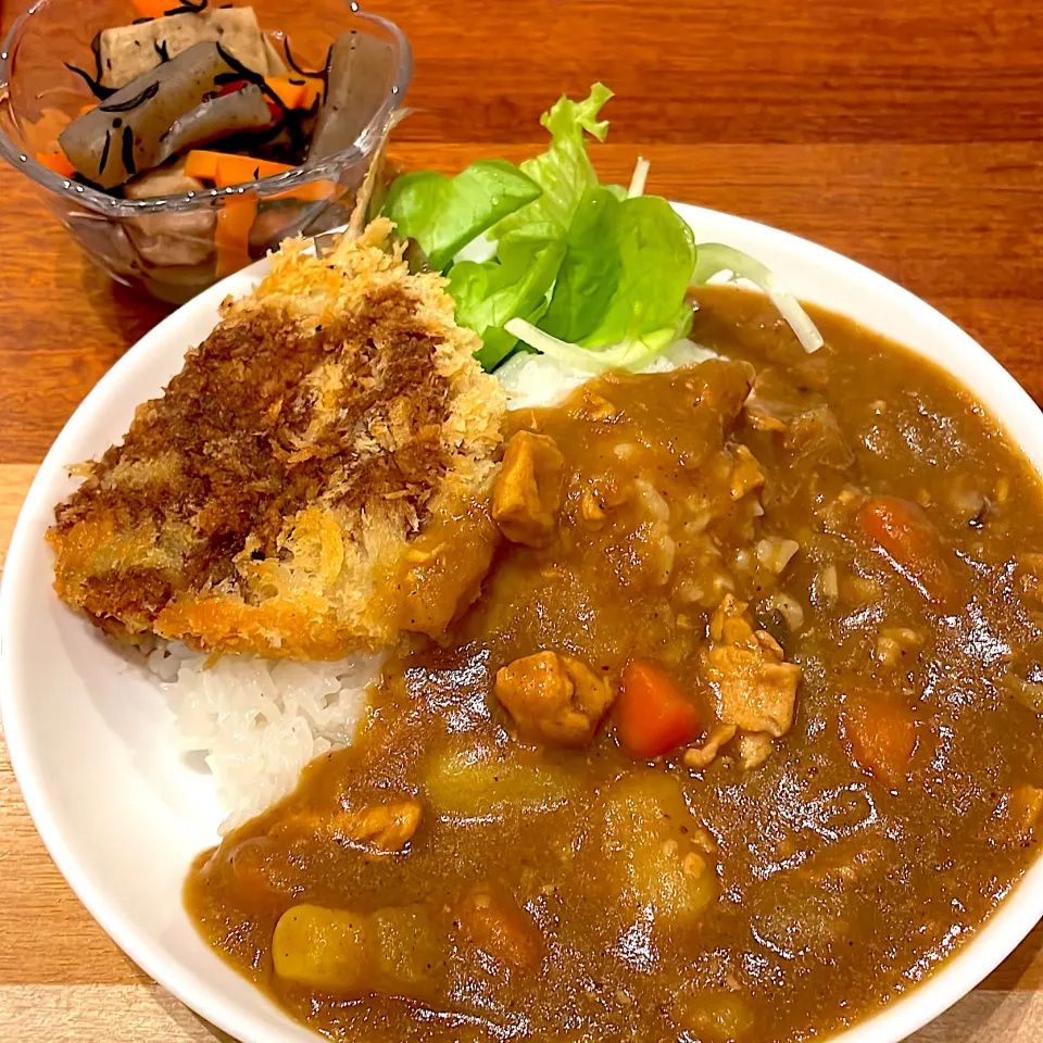 カレー2日目　アジフライ　ひじきと高野豆腐の煮物|とゆあさん