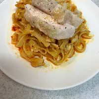 食べるラー油と蒸し鶏のパスタ|ちぐけんさん