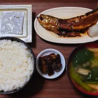 今日の朝ごはん（新米・千葉県産コシヒカリ、イワシ丸干し、納豆、江戸菜と油揚げのみそ汁、奈良漬）|Mars＠釜飯作り研究中さん