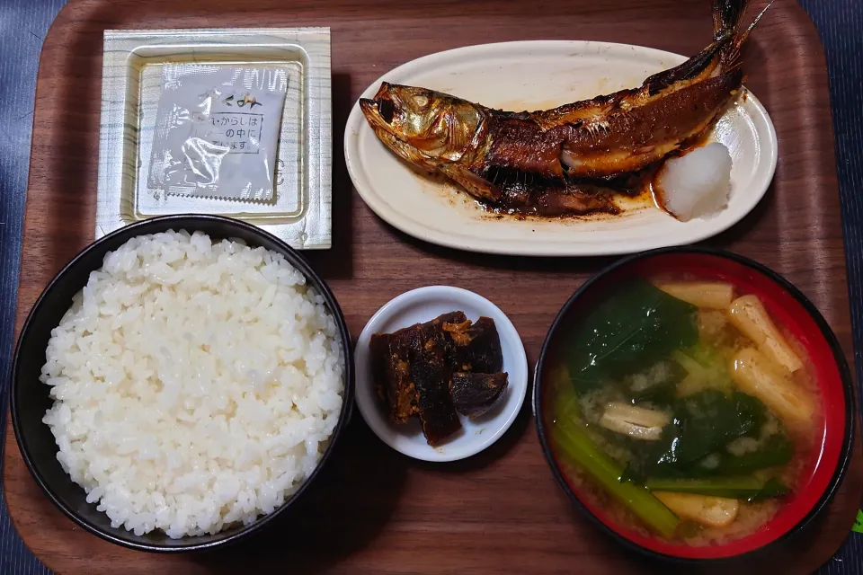 今日の朝ごはん（新米・千葉県産コシヒカリ、イワシ丸干し、納豆、江戸菜と油揚げのみそ汁、奈良漬）|Mars＠釜飯作り研究中さん