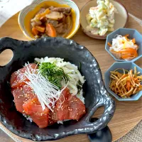 丼ぶりランチ🥢|ともえ☆さん