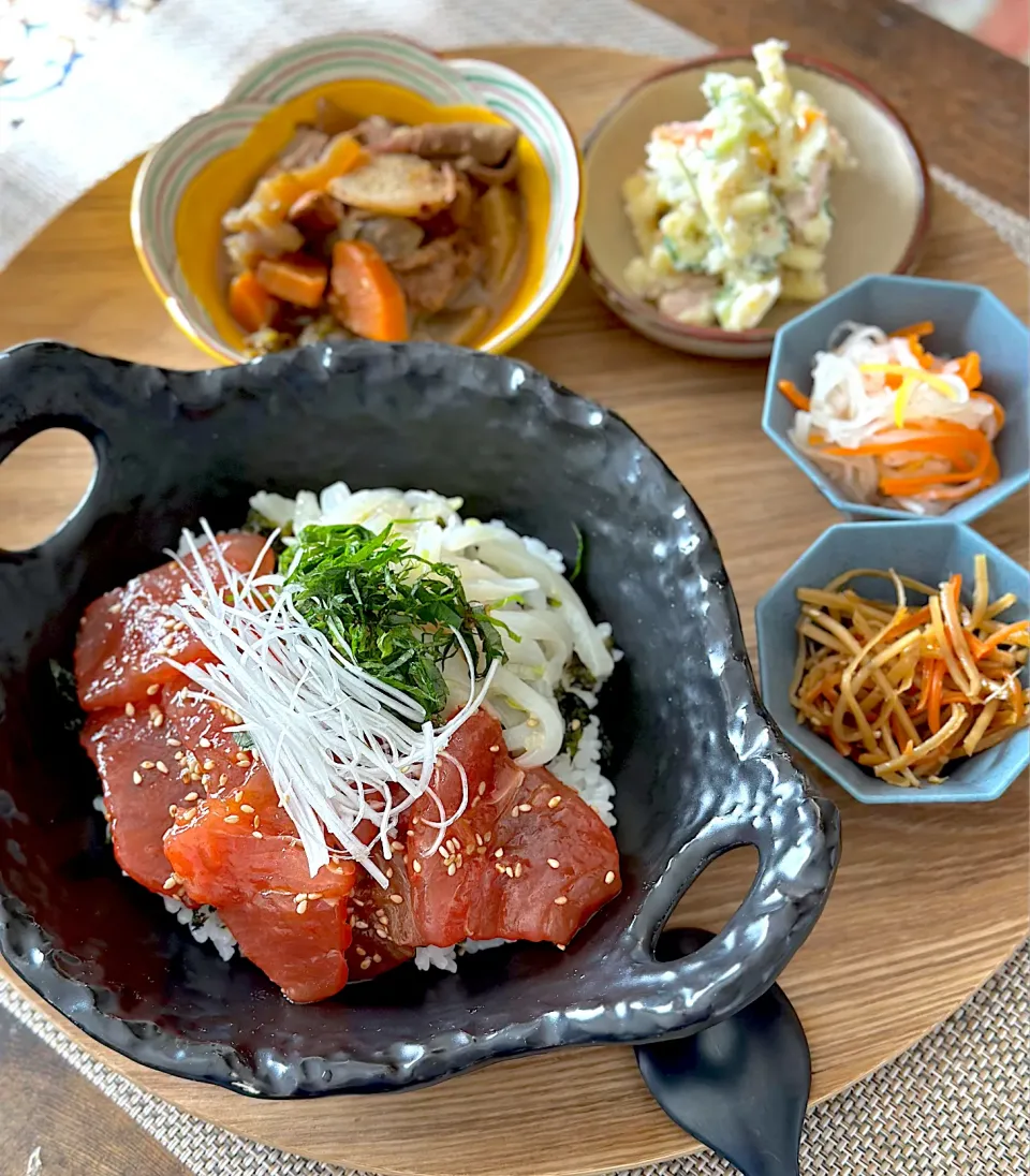 丼ぶりランチ🥢|ともえ☆さん