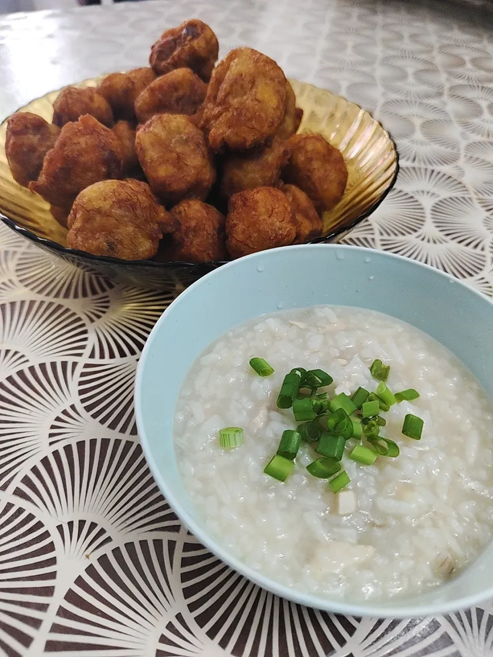 chicken porridge & cenkodoq pisang|lynda afandyさん