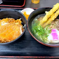 資さんうどん　ミニかしわゴボ天うどんとミニカツとじ丼のしあわせセット|Kouji  Kobayashiさん