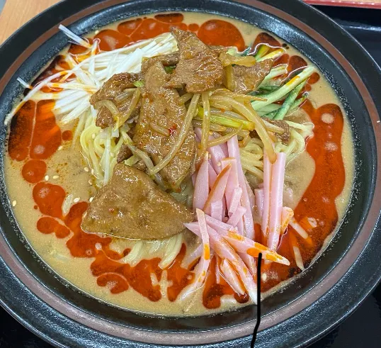 「激辛  担々麺💦」
梅やきめし を添えて 晩ごはん🍜|ばくあんしゃさん