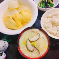 押し麦ごはん、鶏ももと白菜の豆乳春雨スープ、大根とつくねの袋煮、ナスともやしとニラのナムル|サトリさん