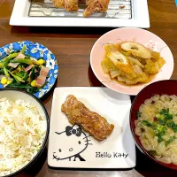 豚ロースの竜田揚げ　ごぼうと豆腐の揚げ玉味噌汁　白菜と竹輪の煮浸し　ほうれん草とコーンベーコンのバター醤油炒め|おさむん17さん