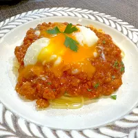 ミートスパゲッティ 温玉パルメザンパセリ🌿子供のご飯|akkaさん