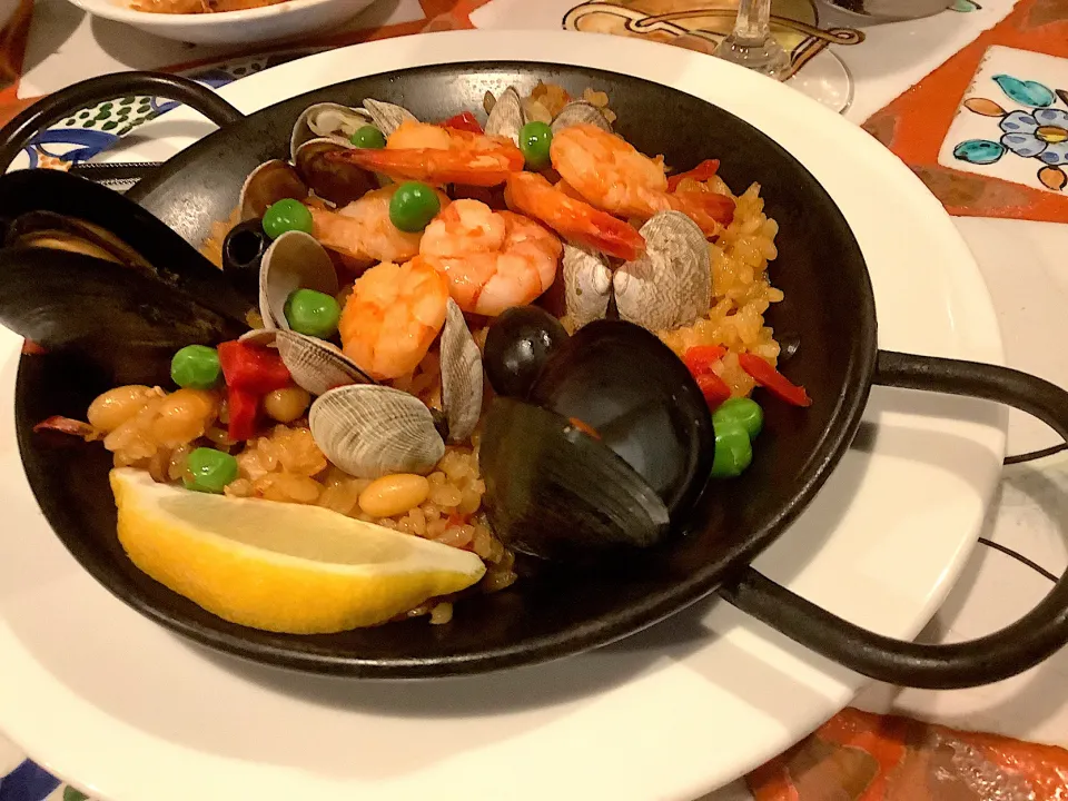 これぞスペイン料理🥘🇪🇸『パエリア』|アライさんさん