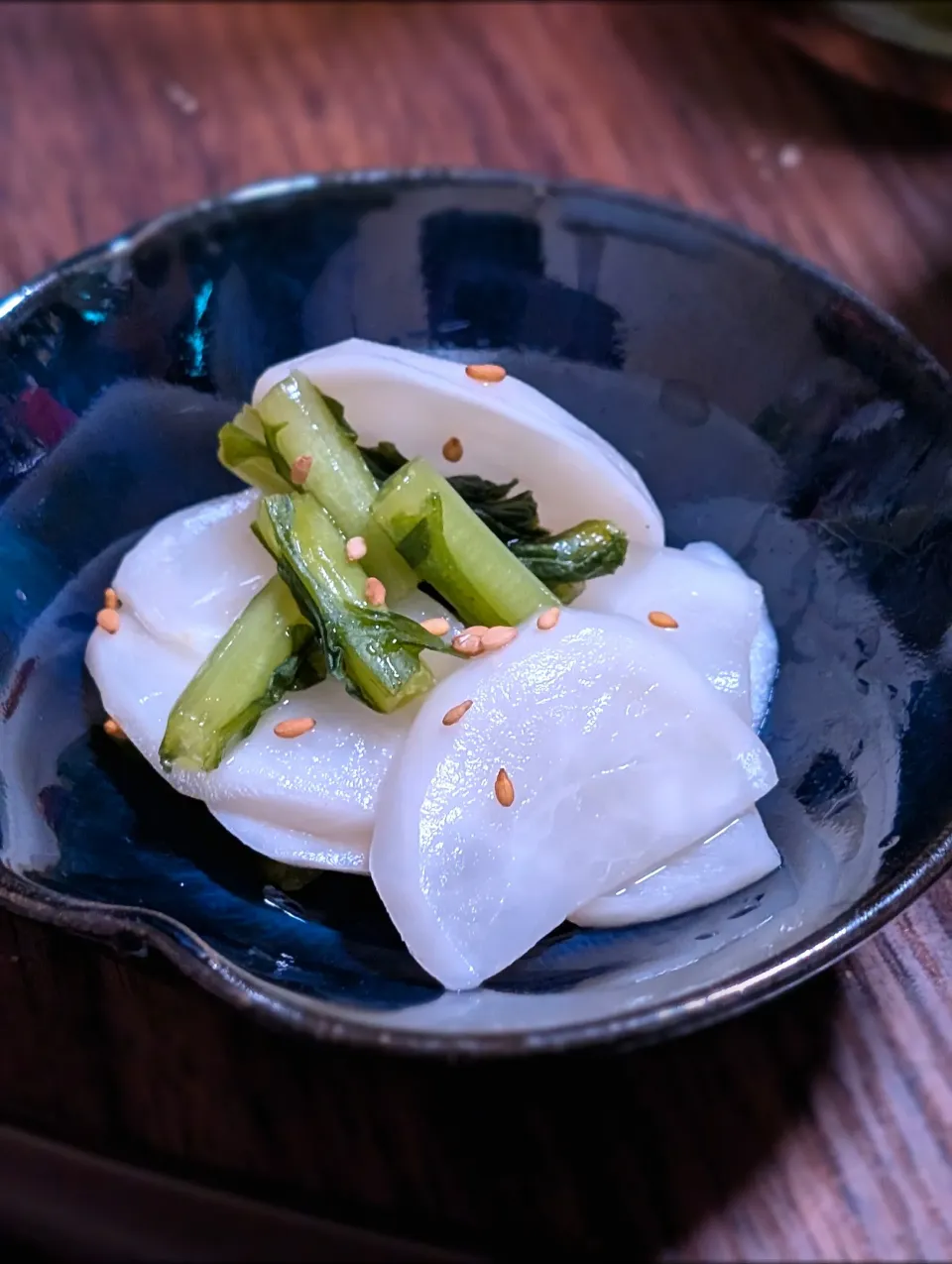 昆布茶で下味、柚子酢を効かせた小カブの浅漬。|おさかなさん