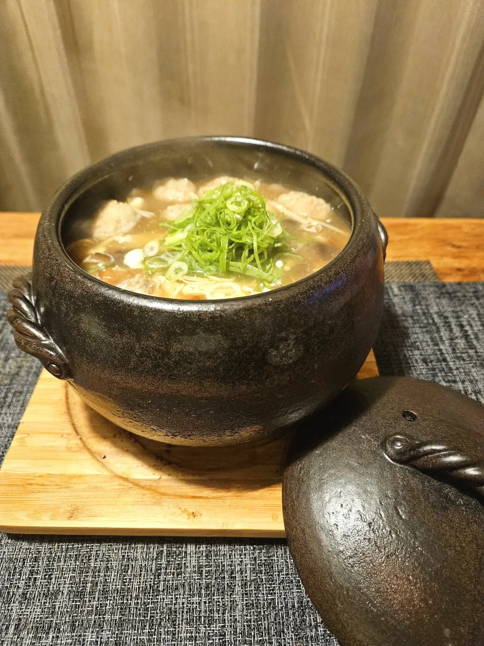 鳥とキノコの出汁湯豆腐|野津政人さん