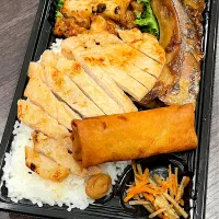 鮪のかま炊きと豚ロース味噌漬焼きを加えた勝手にDX弁当| deekay71さん