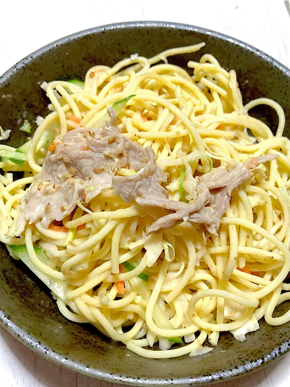 しゃぶしゃぶときゅうりとトマト🍅のパスタサラダ|Ayaさん