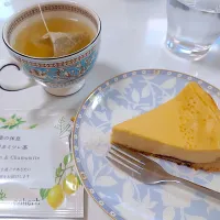 チーズタルトとオーガニックハーブティー🌿|ＥMＩさん