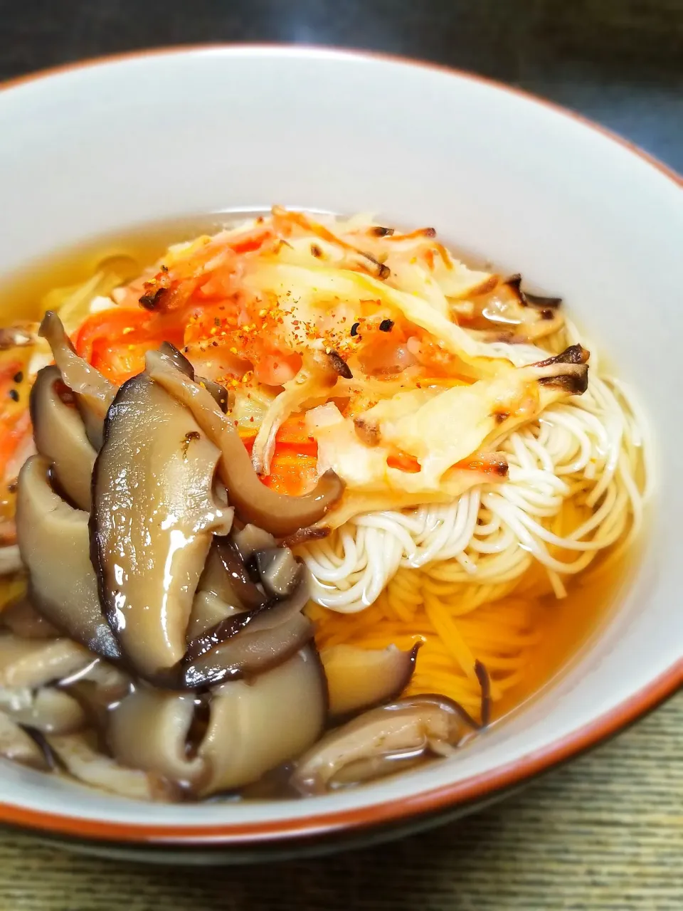 パパ作👨かき揚げと椎茸のそうめん|ぱんだのままんさん