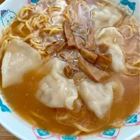 12/18の朝昼兼用ごはん~すみれの味噌ラーメン（インスタント）水餃子乗せ~|ゆかｕさん