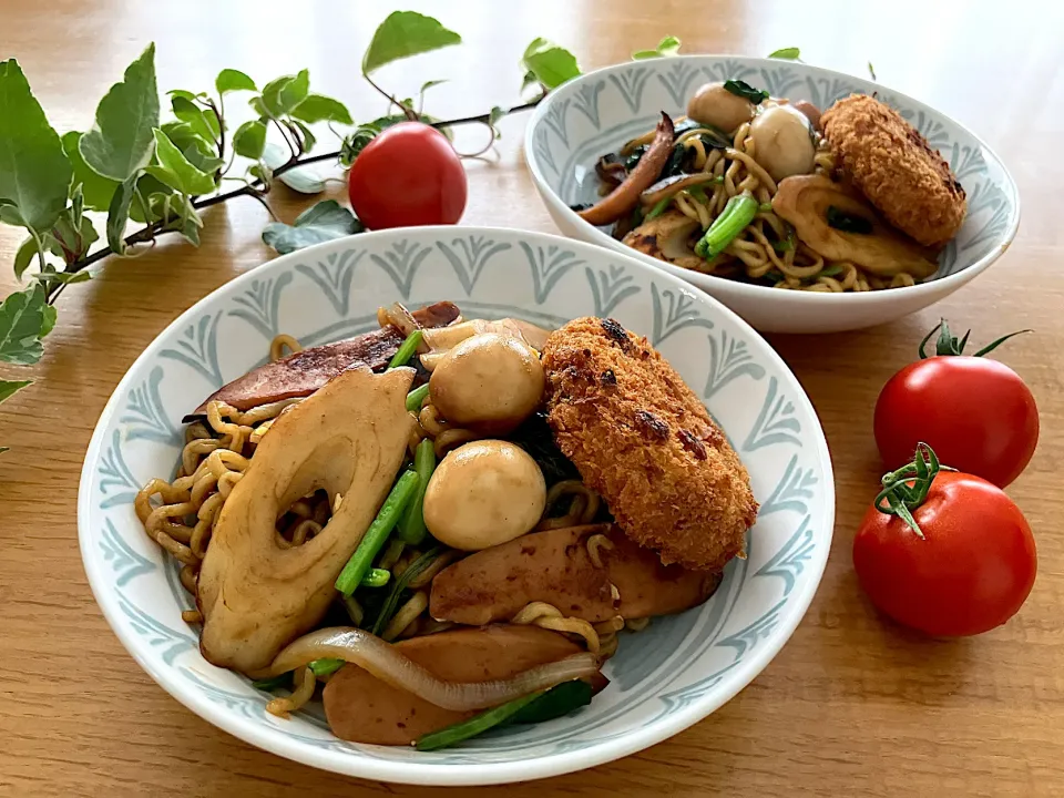 ＊変わり具材焼きそば＆コロッケ＆トマト🍅＊|＊抹茶＊さん