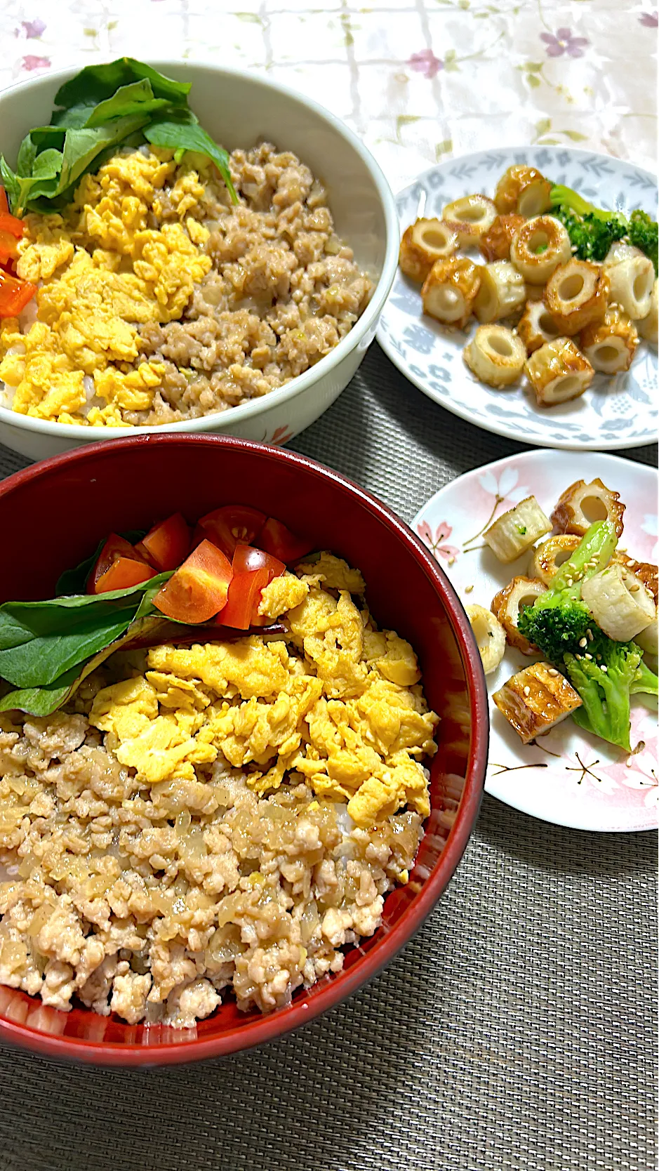 二色丼とちくわの胡麻油炒め|🍒ふみりん🍒さん