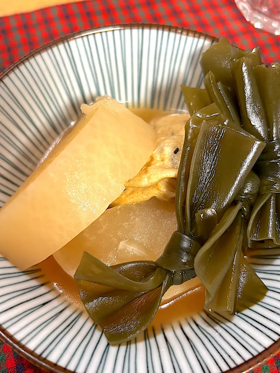 大根と昆布とがんもの煮物|トモさん