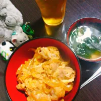 親子丼、豆腐とわかめとほうれん草の味噌汁| サトリさん