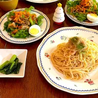 晩ごはん♯明太子パスタ♯チキンサラダ🥗|小松菜さん