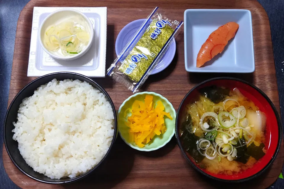 今日の朝ごはん（新米・千葉県産コシヒカリ、辛子明太子、味付のり、ひきわり納豆、白菜とわかめのみそ汁、沢庵）|Mars＠釜飯作り研究中さん