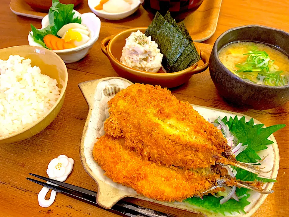 鰯フライと海苔巻き里芋ポテサラの献立|すずさん