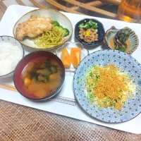 パリパリ麺サラダ定食です✨|rikako♪。.:＊さん