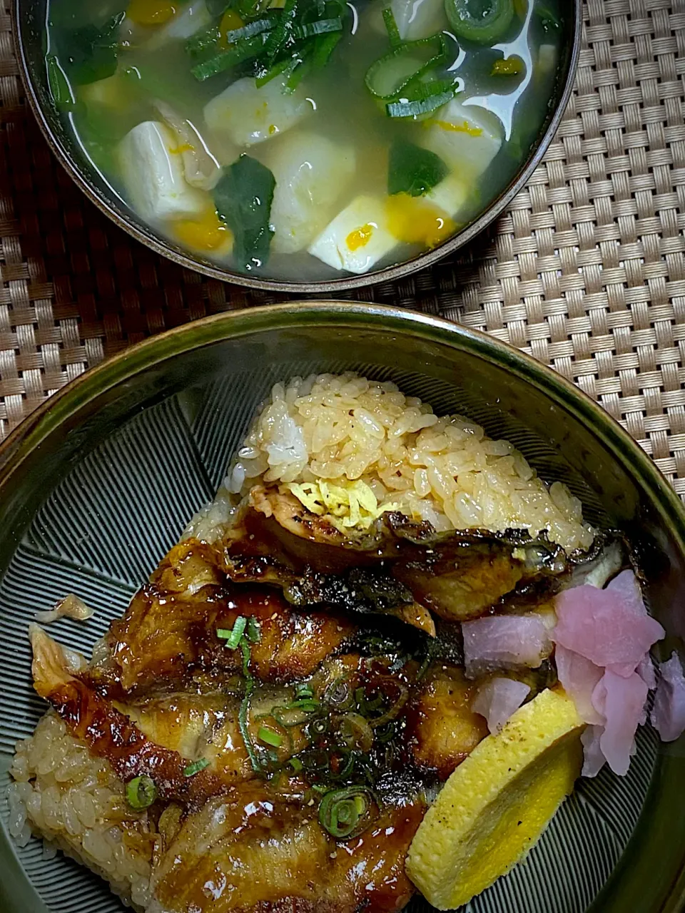 鰻丼|すくらんぶるえっぐさん