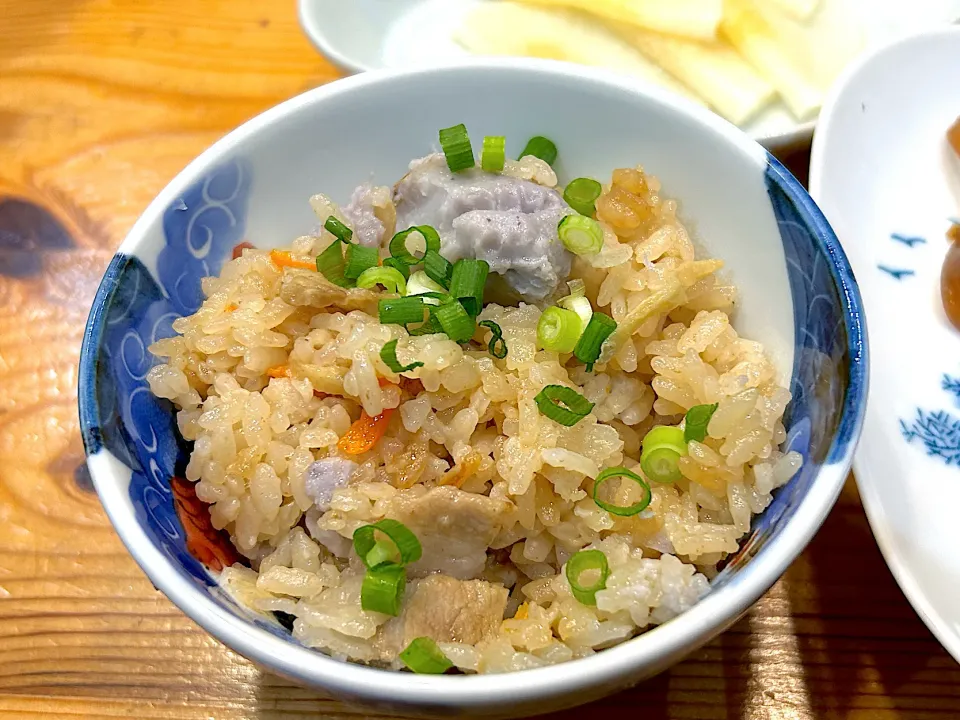 里芋と豚肉の炊き込みご飯|チルさん