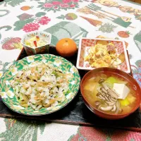 grandmaの晩ごはん☆ 今夜はさつま芋でサラダ、大根の皮のきんぴらでバラ寿司、お味噌汁で頂きます|kaoriさん