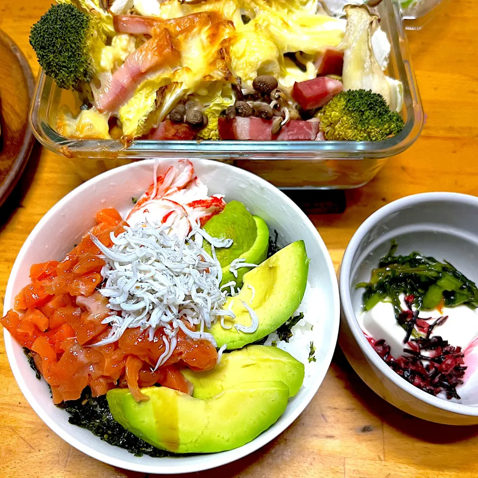 きのこのぎゅうぎゅう焼きとアボガドサーモン🥑丼|ミカさん