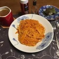 スパゲッティナポリタン、おにぎり、ホットコーヒー(昼飯)|enarinさん