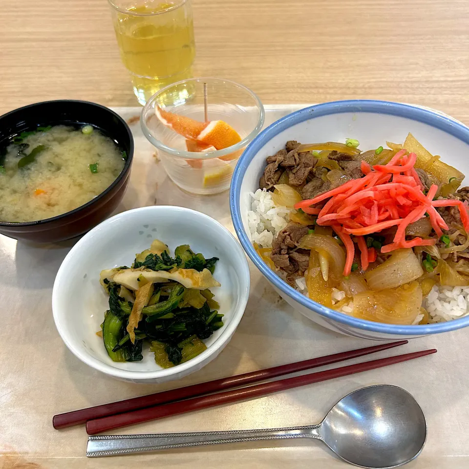 寮の晩御飯😋牛丼|すかラインさん