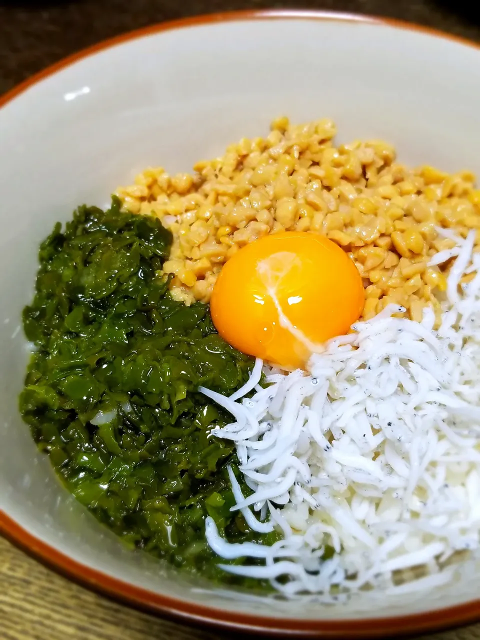 パパ作👨しらすめかぶ納豆丼|ぱんだのままんさん