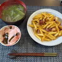 長芋とベーコンの醤油パスタ・カブの浅漬け・レタススープ|a-parkさん