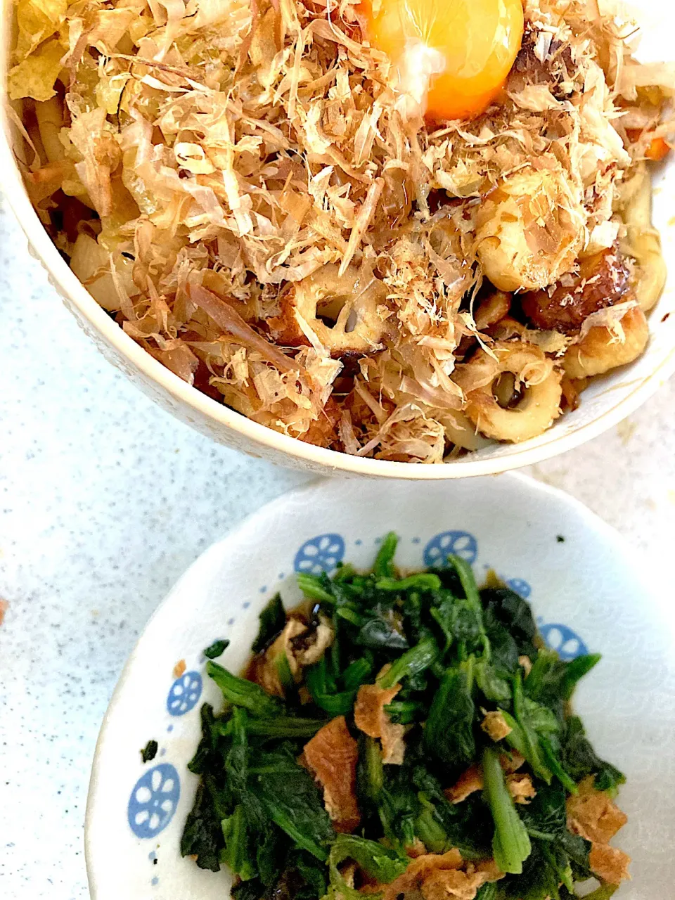 味噌焼きうどん、ほうれん草のお浸し|まみみさん