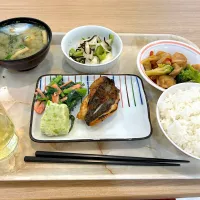 寮の晩ごはん😋|すかラインさん