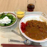 寮の晩ごはん😋キーマカレーとマンゴープリン|すかラインさん