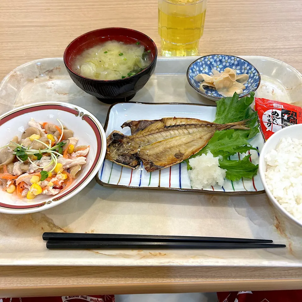 寮の朝ごはん😋|すかラインさん