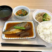 寮の晩ごはん😋サバ味噌|すかラインさん