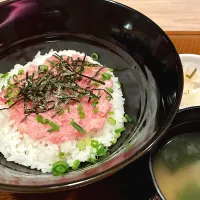 ねぎとろ丼（味噌汁・漬物付き）|haradataさん