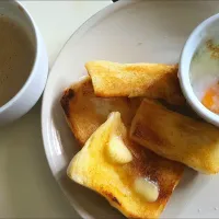 Good morning butter sugar toast + hot soft boiled eggs 5mins ready breakfast 😋🤤😘 café latté|🌷lynnlicious🌷さん