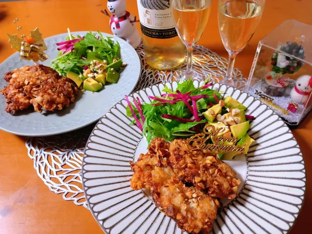 Snapdishの料理・レシピ写真:ザクザクアーモンドのフライドチキン｜クリスマスは手作りディナー♪ごちそう肉料理